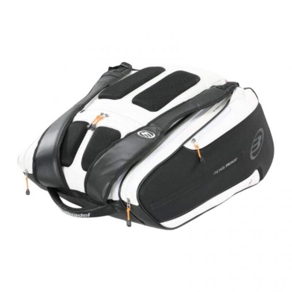 paletero-bullpadel-paquito-navarro-hack-bpp25012-blanco-es-2-1100×1100-2.jpg