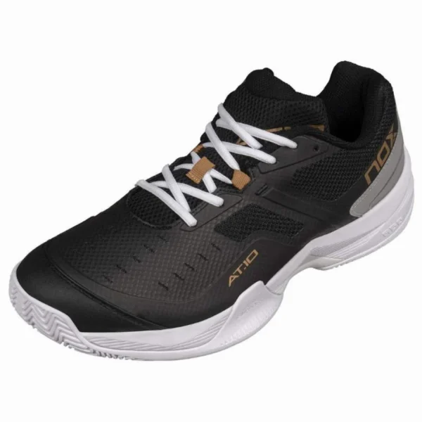zapatillas-nox-at10-pro-negro-oro-1-es-2-1100×1100