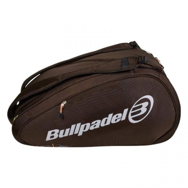 paletero-bullpadel-claudia-fernandez-wonder-bpp26024-chocolate-1100×1100-2.jpg