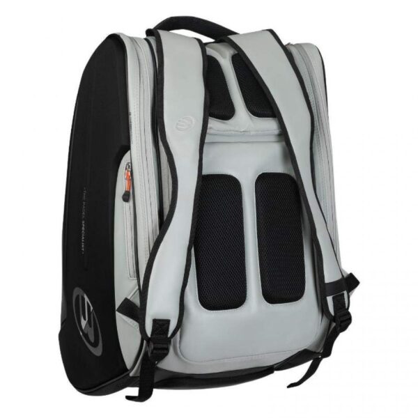 paletero-bullpadel-paquito-navarro-hack-bpp26013-gris-verdoso-es-1-1100×1100-1.jpg